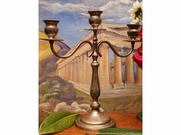 Candelabro in argento  - Asta L'Arte di Arredare - Associazione Nazionale - Case d'Asta italiane