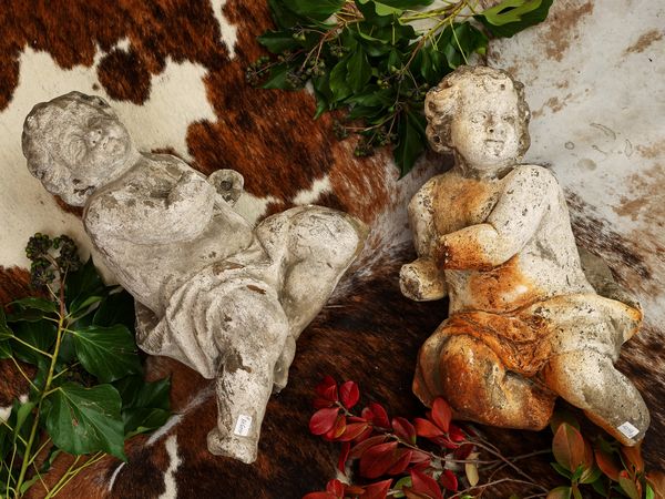 Coppia di putti in pietra  - Asta L'Arte di Arredare - Associazione Nazionale - Case d'Asta italiane