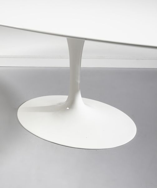 SAARINEN EERO (1910 - 1961) : Tavolo Tulip per Knoll International  - Asta Asta 397 | DESIGN E ARTI DECORATIVE DEL NOVECENTO Online - Associazione Nazionale - Case d'Asta italiane