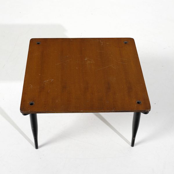 MAGISTRETTI VICO (1920 - 2006) : Tavolino da salotto T8 per Azucena  - Asta Asta 397 | DESIGN E ARTI DECORATIVE DEL NOVECENTO Online - Associazione Nazionale - Case d'Asta italiane