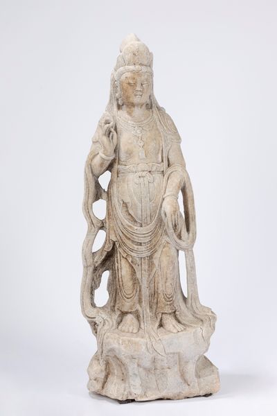 Antica scultura in pietra raffigurante Guanyin. India  - Asta Incanti d'Asia / Arte del sud-est asiatico e Cina - Associazione Nazionale - Case d'Asta italiane