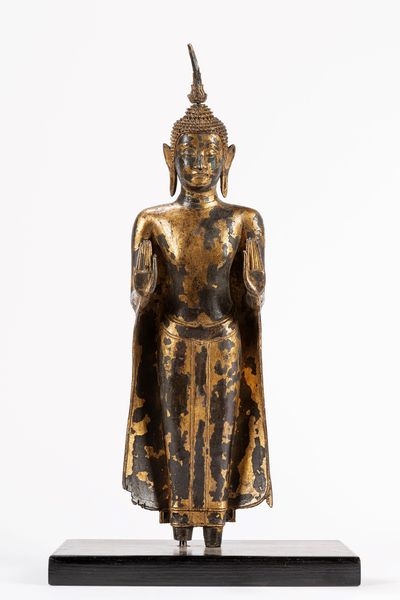 Scultura in bronzo dorato raffigurante Buddha. Thailandia, fine secolo XIX  - Asta Incanti d'Asia / Arte del sud-est asiatico e Cina - Associazione Nazionale - Case d'Asta italiane