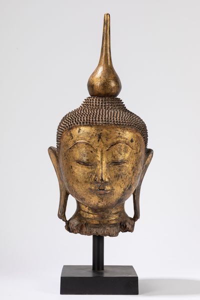 Testa di Buddha. Birmania, secolo XIX  - Asta Incanti d'Asia / Arte del sud-est asiatico e Cina - Associazione Nazionale - Case d'Asta italiane