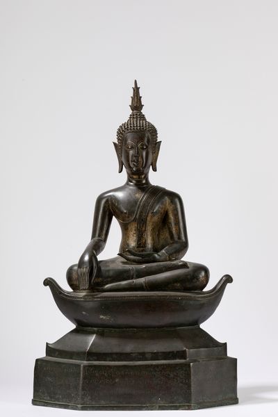 Buddha in bronzo. Thailandia, secolo XIX  - Asta Incanti d'Asia / Arte del sud-est asiatico e Cina - Associazione Nazionale - Case d'Asta italiane