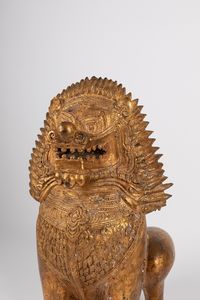 Grande leone in bronzo dorato. Thailandia, secolo XIX/XX  - Asta Incanti d'Asia / Arte del sud-est asiatico e Cina - Associazione Nazionale - Case d'Asta italiane