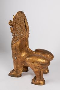 Grande leone in bronzo dorato. Thailandia, secolo XIX/XX  - Asta Incanti d'Asia / Arte del sud-est asiatico e Cina - Associazione Nazionale - Case d'Asta italiane