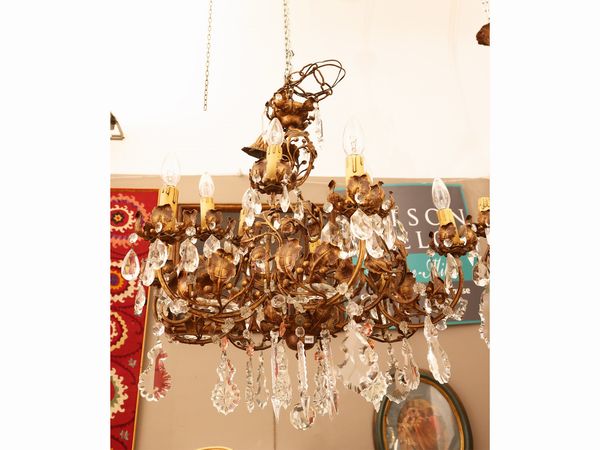 Lampadario in metallo dorato  - Asta L'Arte di Arredare - Associazione Nazionale - Case d'Asta italiane