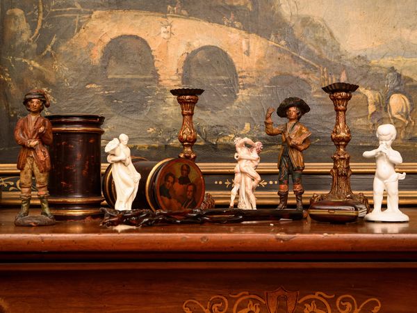 Gruppo di curiosità  - Asta L'Arte di Arredare - Associazione Nazionale - Case d'Asta italiane