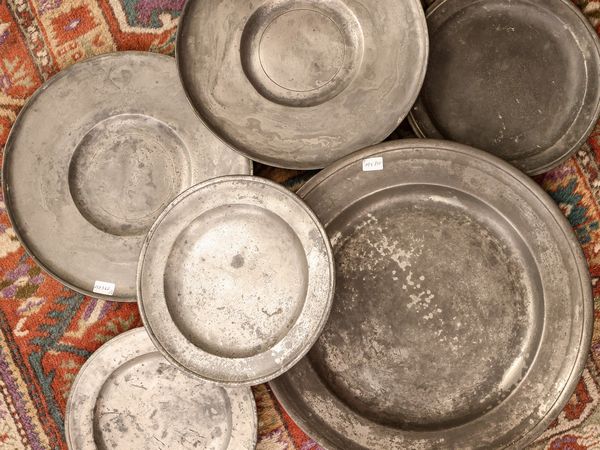 Lotto di oggetti in peltro  - Asta L'Arte di Arredare - Associazione Nazionale - Case d'Asta italiane