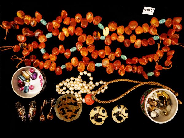 Assortimento di bigiotteria e accessori  - Asta L'Arte di Arredare - Associazione Nazionale - Case d'Asta italiane