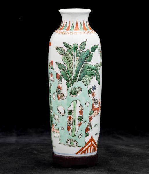 Vaso in porcellana Famiglia Verde raffigurante paesaggio con drago e fenice, Cina, Dinastia Qing, epoca Kangxi (1662-1722)  - Asta Arte orientale - Associazione Nazionale - Case d'Asta italiane