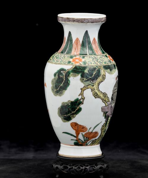 Vaso in porcellana Famiglia Verde raffigurante aironi entro paesaggio, Cina, Dinastia Qing, XIX secolo  - Asta Arte orientale - Associazione Nazionale - Case d'Asta italiane