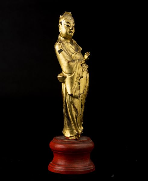 Figura di dignitario in bronzo dorato, Cina, Dinastia Qing, epoca Qianlong (1736-1796)  - Asta Arte orientale - Associazione Nazionale - Case d'Asta italiane