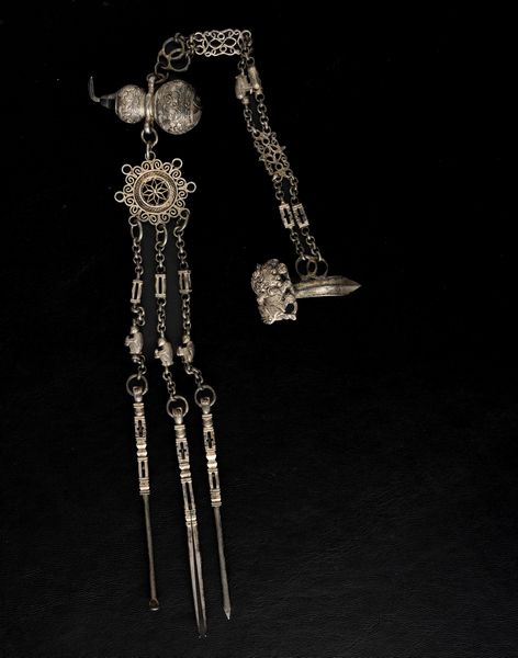 Bracciale in argento con pendenti, Cina, Dinastia Qing, XIX secolo  - Asta Arte orientale - Associazione Nazionale - Case d'Asta italiane