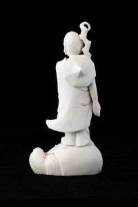 Figura di saggio in porcellana Blanc de Chine, Dehua, Cina, XX secolo  - Asta Arte orientale - Associazione Nazionale - Case d'Asta italiane