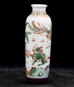 Vaso in porcellana Famiglia Verde raffigurante paesaggio con drago e fenice, Cina, Dinastia Qing, epoca Kangxi (1662-1722)  - Asta Arte orientale - Associazione Nazionale - Case d'Asta italiane