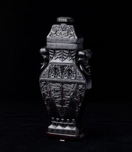 Vaso in lacca nera con coperchio e decoro inciso d'ispirazione arcaica, Cina, Dinastia Qing, XIX secolo  - Asta Arte orientale - Associazione Nazionale - Case d'Asta italiane