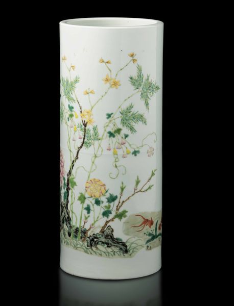 Vaso cilindrico in porcellana con decoro naturalistico e peonie in fiore, Cina, Dinastia Qing, marca e del periodo Guangxu (1875-1908)  - Asta Fine Chinese Works of Art - Associazione Nazionale - Case d'Asta italiane