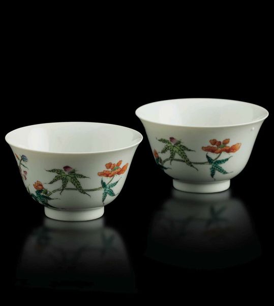 Coppia di ciotole in porcellana con decoro naturalistico marcate, Cina, Dinastia Qing, marca e del periodo Daoguang (1821-1850)  - Asta Fine Chinese Works of Art - Associazione Nazionale - Case d'Asta italiane