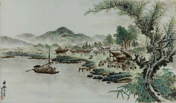 Placca in porcellana raffigurante villaggio con contadini,  pescatori e iscrizione, Cina, XX secolo  - Asta Fine Chinese Works of Art - Associazione Nazionale - Case d'Asta italiane