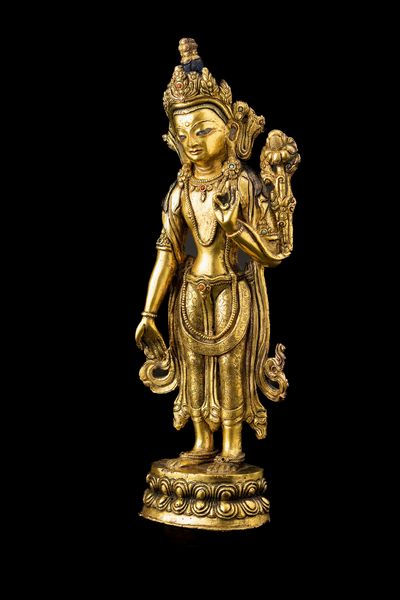 Figura di Padmapani stante su doppio fiore di loto in bronzo dorato con tracce di policromia, Nepal, XV secolo  - Asta Fine Chinese Works of Art - Associazione Nazionale - Case d'Asta italiane