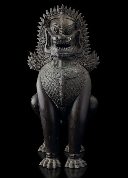 Grande figura di leone in bronzo, Indonesia, XIX secolo  - Asta Fine Chinese Works of Art - Associazione Nazionale - Case d'Asta italiane