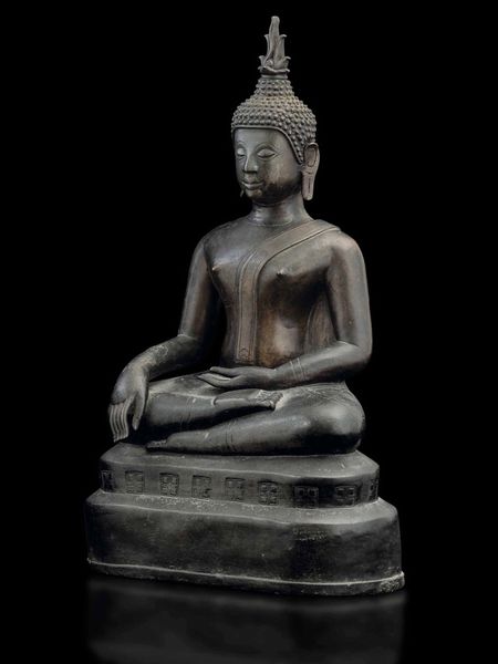 Figura di Buddha Sakyamuni in bronzo, Thailandia, Ayutthaya, XVIII secolo  - Asta Fine Chinese Works of Art - Associazione Nazionale - Case d'Asta italiane