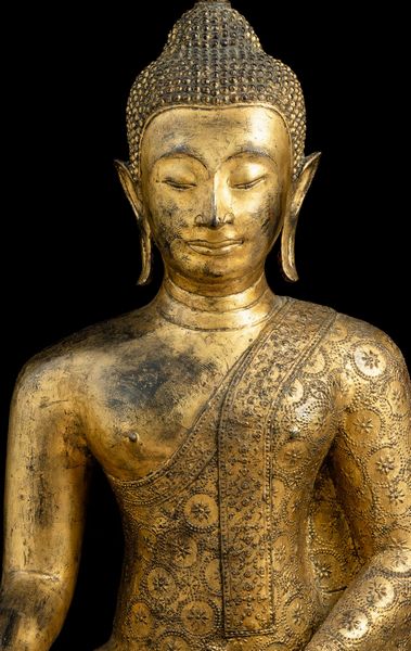 Grande figura di Buddha Sakyamuni in bronzo dorato, Thailandia, XIX secolo  - Asta Fine Chinese Works of Art - Associazione Nazionale - Case d'Asta italiane