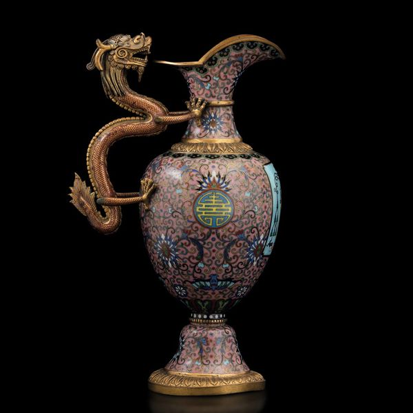 Rarissimo versatoio in smalti cloisonn con presa a foggia di drago,  motivi taoisti e stemma cardinalizio su fondo rosa, Cina, Dinastia Qing, epoca Daoguang (1821-1850)  - Asta Fine Chinese Works of Art - Associazione Nazionale - Case d'Asta italiane