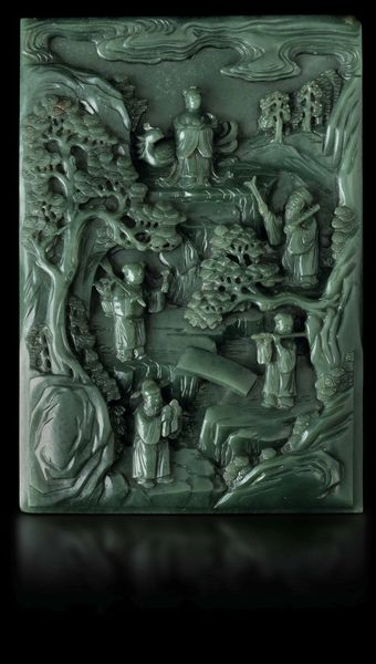 Magnifica placca finemente e profondamente scolpita in giada Celadon raffigurante saggi entro paesaggio, Cina, Dinastia Qing, epoca Kangxi (1662-1722)  - Asta Fine Chinese Works of Art - Associazione Nazionale - Case d'Asta italiane