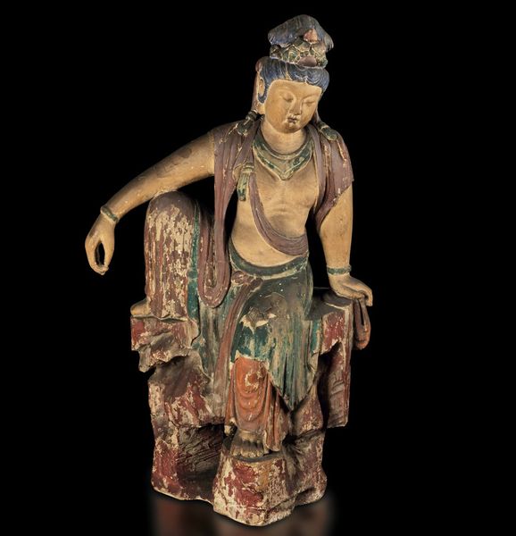 Figura di Guanyin assisa in legno laccato, Cina, Ming, XVII secolo  - Asta Fine Chinese Works of Art - Associazione Nazionale - Case d'Asta italiane