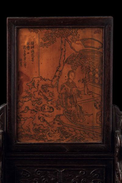 Piccolo paravento da tavolo con placca in legno di bamb con decoro inciso raffigurante fanciulla e iscrizione, Cina, Dinastia Qing, Dinastia Qing, epoca Qianlong (1736-1796)  - Asta Fine Chinese Works of Art - Associazione Nazionale - Case d'Asta italiane