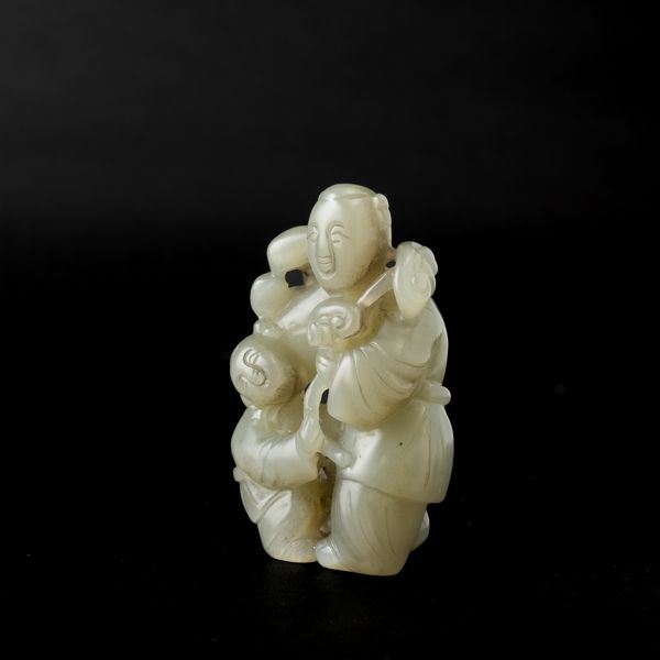 Gruppo scolpito in giada Celadon raffigurante saggio con fanciullo, Cina, Dinastia Qing, XIX secolo  - Asta Fine Chinese Works of Art - Associazione Nazionale - Case d'Asta italiane