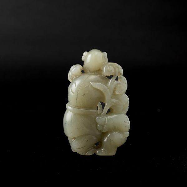 Gruppo scolpito in giada Celadon raffigurante saggio con fanciullo, Cina, Dinastia Qing, XIX secolo  - Asta Fine Chinese Works of Art - Associazione Nazionale - Case d'Asta italiane