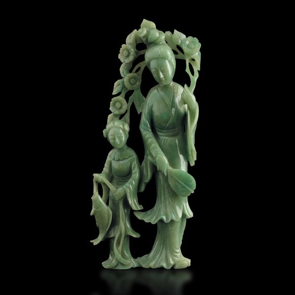 Gruppo scolpito in giada raffigurante fanciulla con bambino, Cina, Dinastia Qing, XIX secolo  - Asta Fine Chinese Works of Art - Associazione Nazionale - Case d'Asta italiane