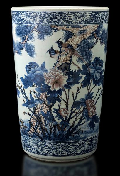 Grande giardiniera in porcellana a decoro blu e rosso ferro sotto smalto con raffigurazione naturalistica di uccellini tra rami in fiore, Cina, Dinastia Qing, XIX secolo  - Asta Fine Chinese Works of Art - Associazione Nazionale - Case d'Asta italiane