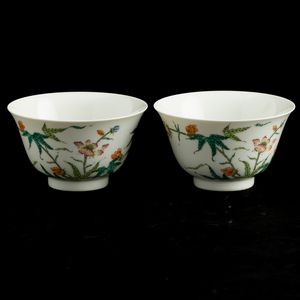 Coppia di ciotole in porcellana con decoro naturalistico marcate, Cina, Dinastia Qing, marca e del periodo Daoguang (1821-1850)  - Asta Fine Chinese Works of Art - Associazione Nazionale - Case d'Asta italiane