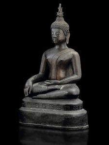 Figura di Buddha Sakyamuni in bronzo, Thailandia, Ayutthaya, XVIII secolo  - Asta Fine Chinese Works of Art - Associazione Nazionale - Case d'Asta italiane