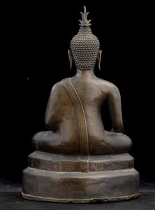 Figura di Buddha Sakyamuni in bronzo, Thailandia, Ayutthaya, XVIII secolo  - Asta Fine Chinese Works of Art - Associazione Nazionale - Case d'Asta italiane