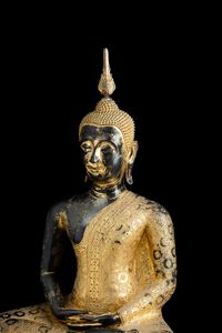 Grande figura di Buddha Amitayus in bronzo parzialmente dorato e laccato, Thailandia, XIX secolo  - Asta Fine Chinese Works of Art - Associazione Nazionale - Case d'Asta italiane