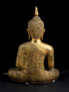 Grande figura di Buddha Sakyamuni in bronzo dorato, Thailandia, XIX secolo  - Asta Fine Chinese Works of Art - Associazione Nazionale - Case d'Asta italiane