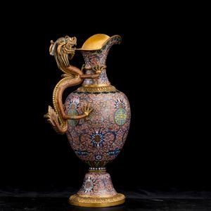 Rarissimo versatoio in smalti cloisonn con presa a foggia di drago,  motivi taoisti e stemma cardinalizio su fondo rosa, Cina, Dinastia Qing, epoca Daoguang (1821-1850)  - Asta Fine Chinese Works of Art - Associazione Nazionale - Case d'Asta italiane