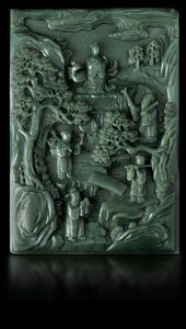 Magnifica placca finemente e profondamente scolpita in giada Celadon raffigurante saggi entro paesaggio, Cina, Dinastia Qing, epoca Kangxi (1662-1722)  - Asta Fine Chinese Works of Art - Associazione Nazionale - Case d'Asta italiane