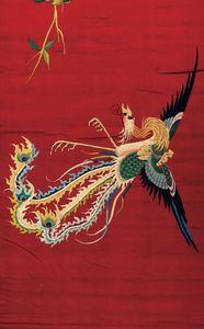 Coppia di Kesi finemente ricamati in seta con raffigurazioni naturalistiche su fondo rosso, Cina, Dinastia Qing, XIX secolo  - Asta Fine Chinese Works of Art - Associazione Nazionale - Case d'Asta italiane