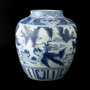 Grande Jar in porcellana bianca e blu con raffigurazione di paesaggio e decori naturalistici entro riserve, Cina, Dinastia Qing, epoca Shunzhi (1644-1661)  - Asta Fine Chinese Works of Art - Associazione Nazionale - Case d'Asta italiane