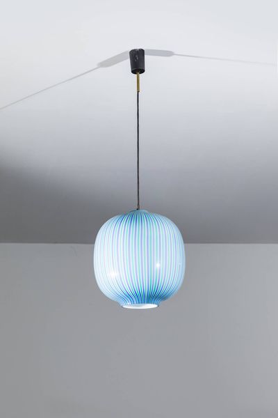 MASSIMO VIGNELLI : Lampadario in vetro a canne vitree verticali. Prod. Venini anni '60 h cm 96x30  - Asta Design - Associazione Nazionale - Case d'Asta italiane