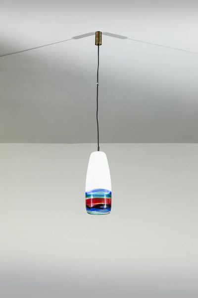 MASSIMO VIGNELLI : Lampada a sospensione in vetro soffiato bianco e a fasce policrome. Prod. Venini  h cm 36  - Asta Design - Associazione Nazionale - Case d'Asta italiane