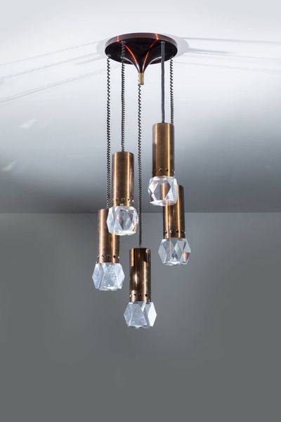 GAETANO MISSAGLIA : Lampada a sospensione in metallo cromato e perspex. Prod. Missaglia anni '70 h cm 102x28x28  - Asta Design - Associazione Nazionale - Case d'Asta italiane