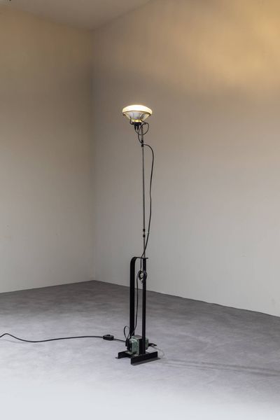 ACHILLE E PIER GIACOMO CASTIGLIONI : Lampada mod.Toio  - Asta Design - Associazione Nazionale - Case d'Asta italiane