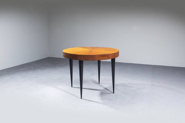 GIO PONTI Milano 1891 - 1979 : Tavolo con piano in legno bordo grissinato  cassetti a scomparsa  gambe coniche in legno laccato nero. Anni '50 cm 78x105 Corredato dell'Expertise del Gio Ponti Archives  - Asta Design - Associazione Nazionale - Case d'Asta italiane